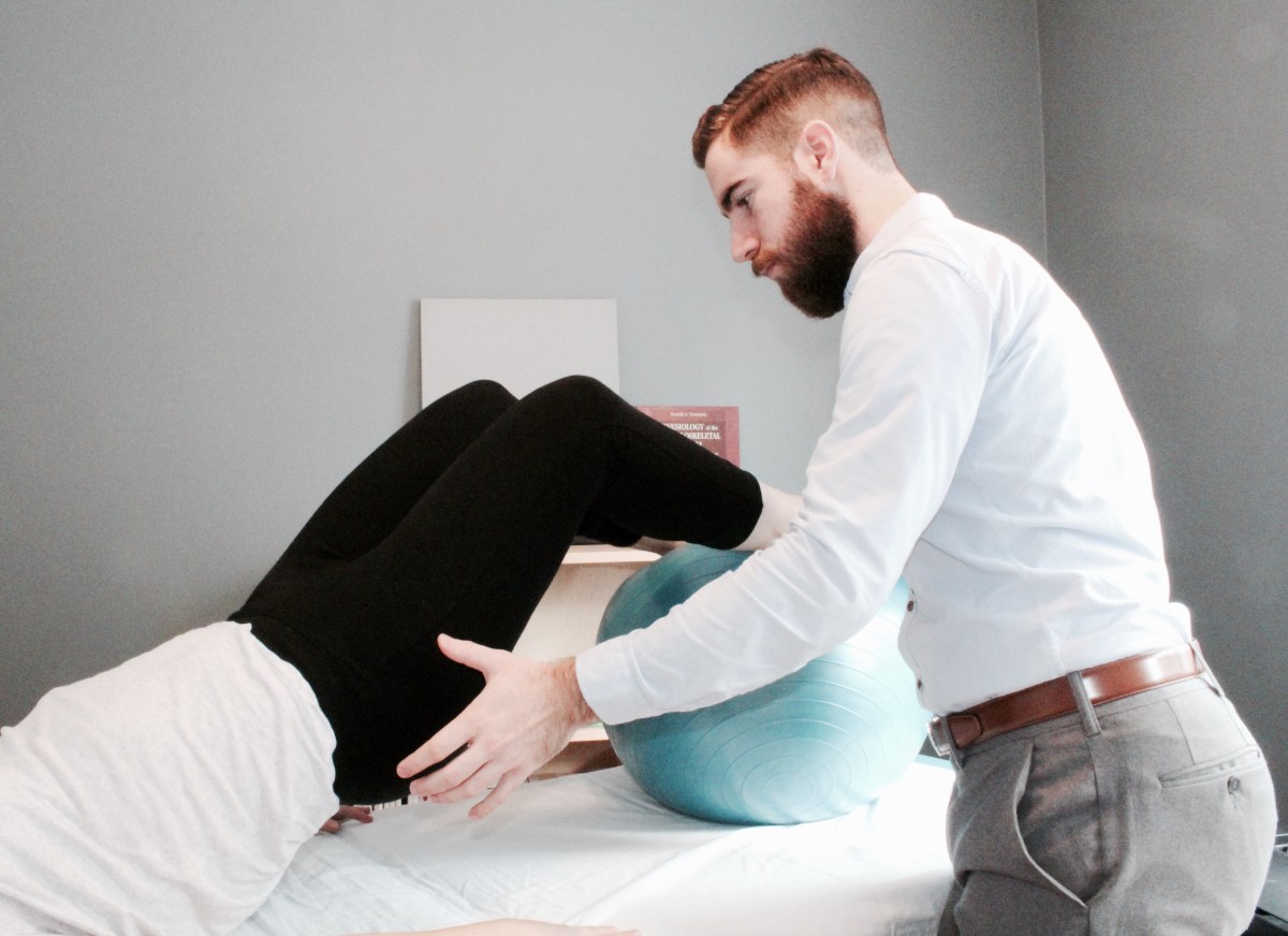 Exercice sur ballon en physiothérapie